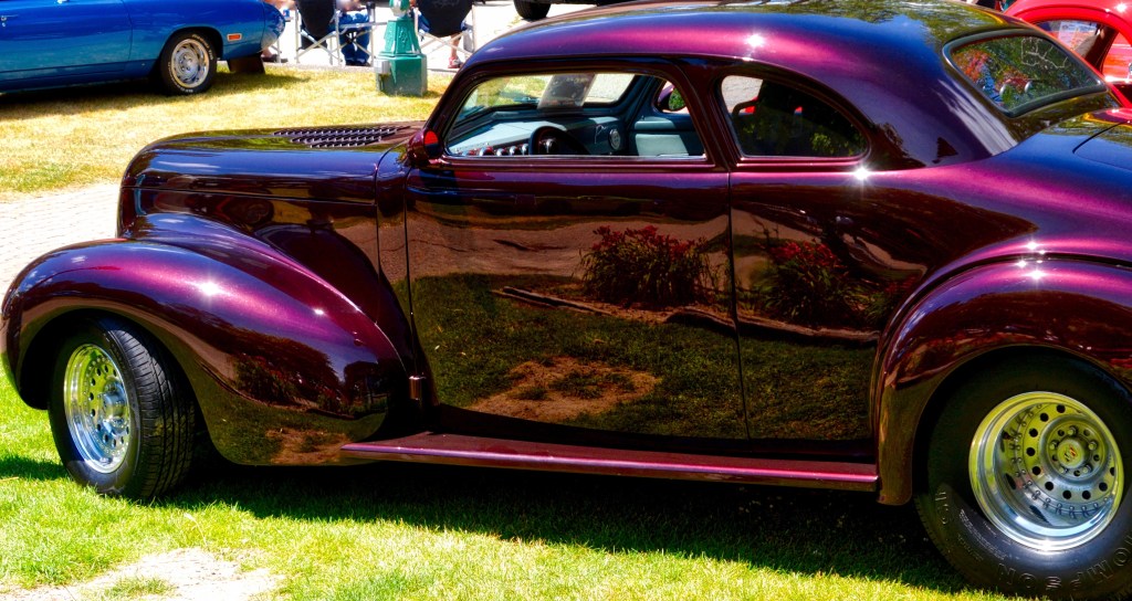 Classic Cars and&nbsp;Flowers