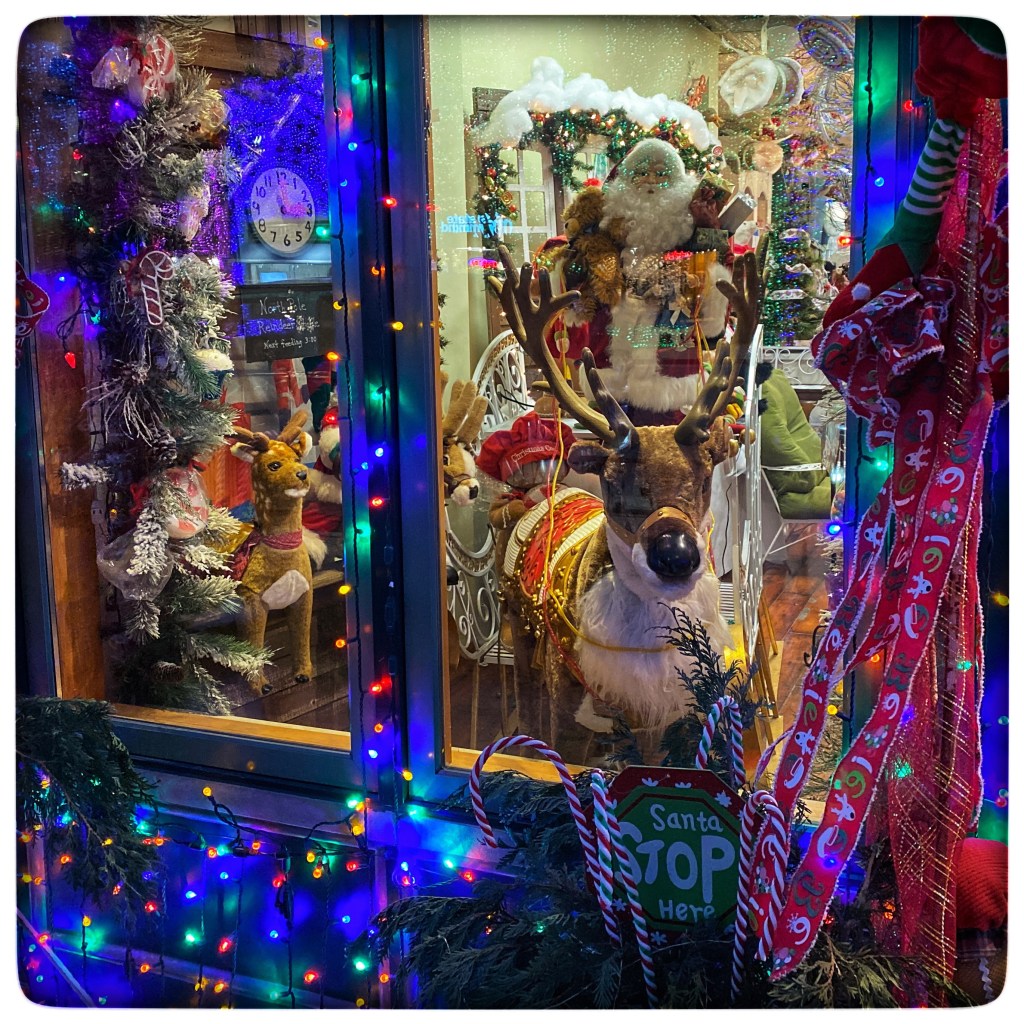 Wouldn’t Be Christmas Without Listening To&nbsp;Elvis